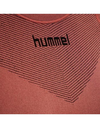 HUMMEL FIRST SEAMLESS JERSEY L/S W / Nahtlose Verarbeitung und körperbetontes Design